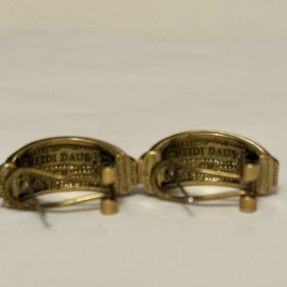 Heidi Daus Gold Tone and Silver Crystal Earrings with Vintage Accents SO chic 💫 - Picture 4 of 4